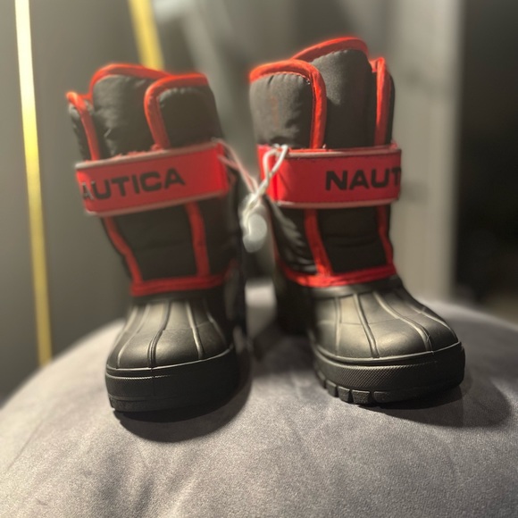 Kids snow boots. Size 8 - Picture 1 of 4